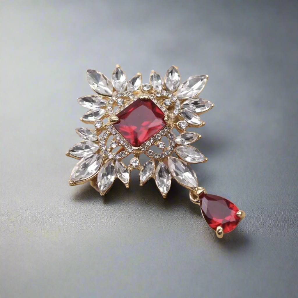 Royal Court Brooch Pin