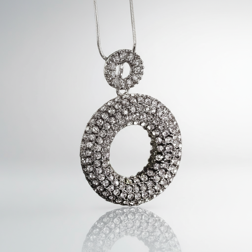 Glamorous Circles Pendant Necklace
