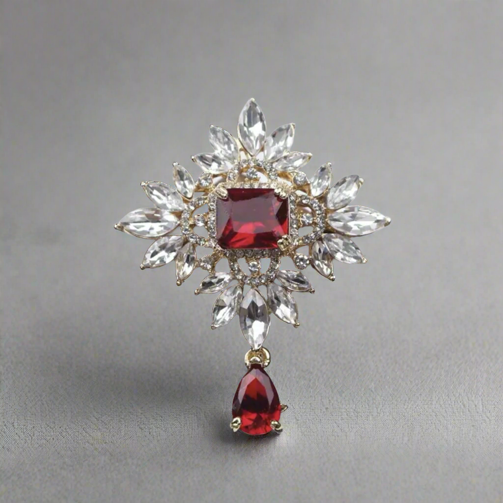 Royal Court Brooch Pin