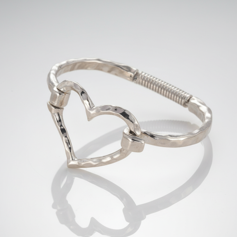 Polished Heart Bracelet Silver
