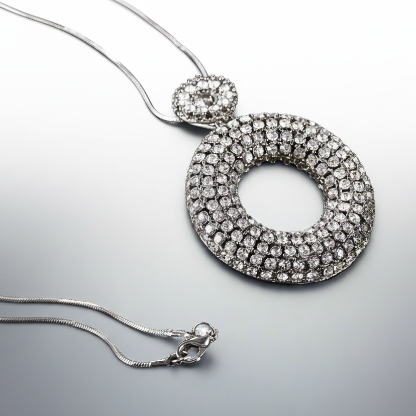 Glamorous Circles Pendant Necklace