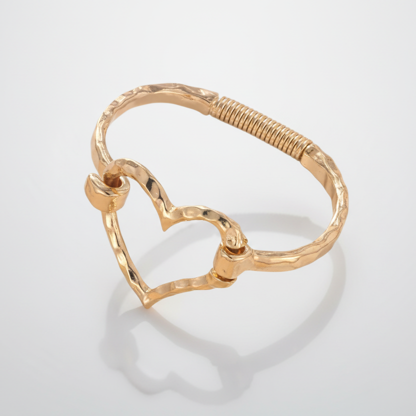 Polished Heart Bracelet Gold