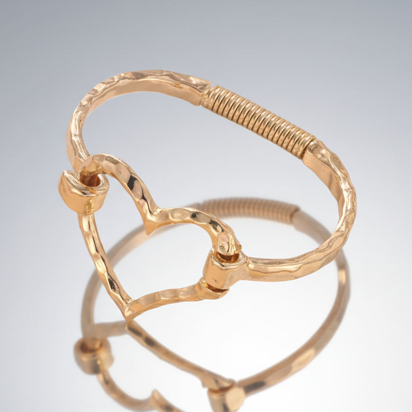 Polished Heart Bracelet Gold