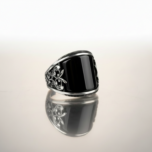 Fashion Ring in Black & Silver
