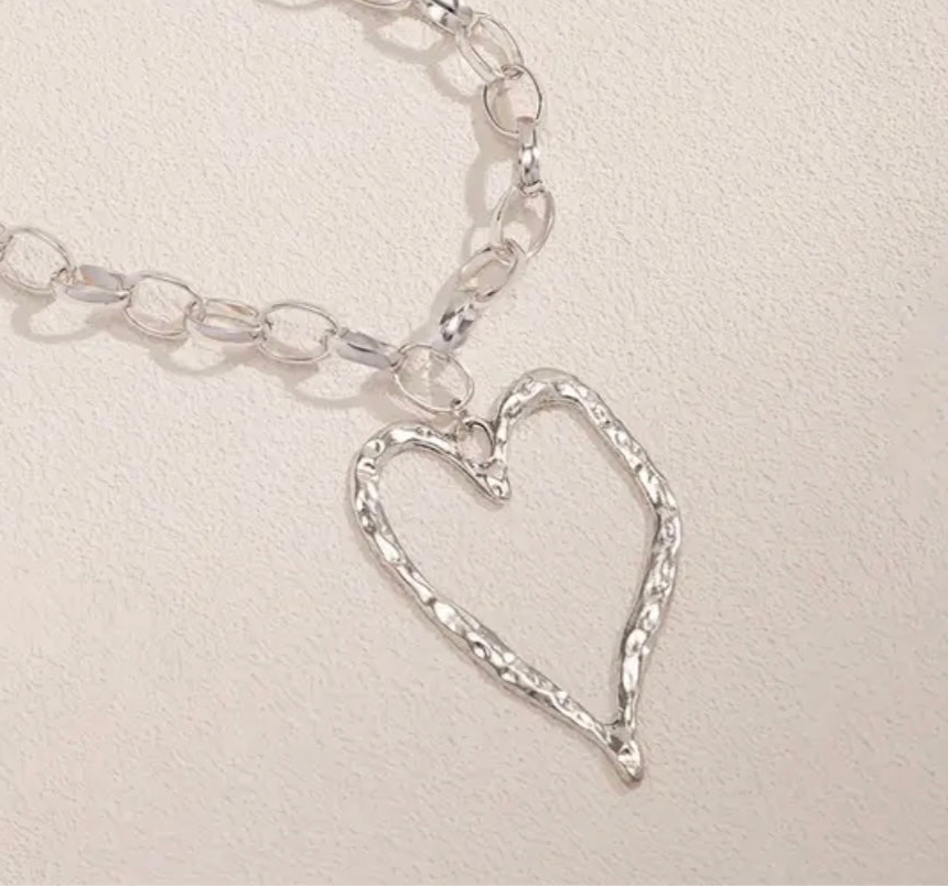 Exaggerated Heart Silver Necklace