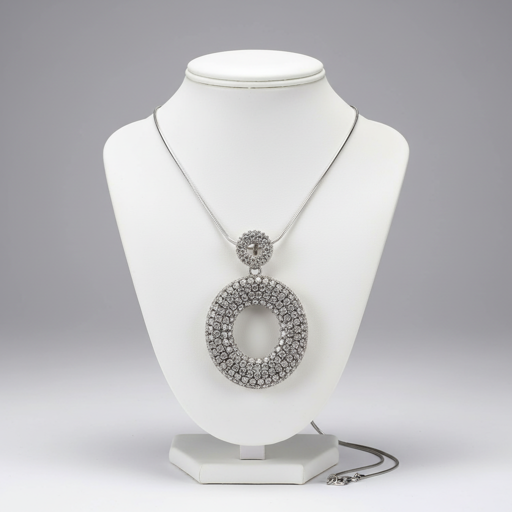 Glamorous Circles Pendant Necklace