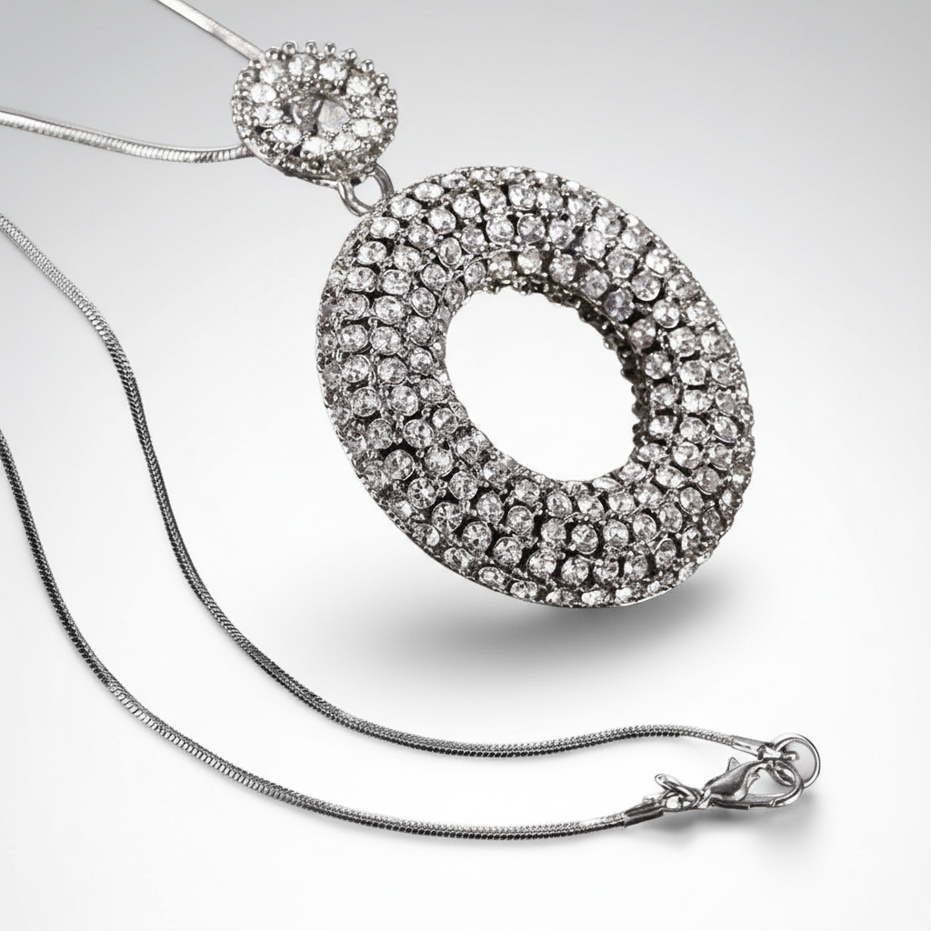 Glamorous Circles Pendant Necklace